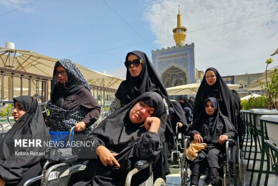 تشرف کاروان عزاداری معلولان به حرم مطهر رضوی