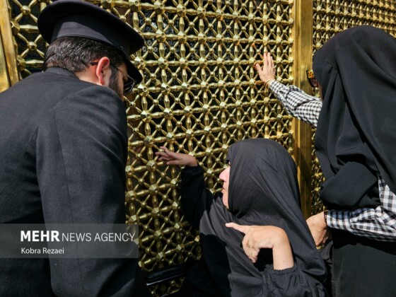 تشرف کاروان عزاداری معلولان به حرم مطهر رضوی