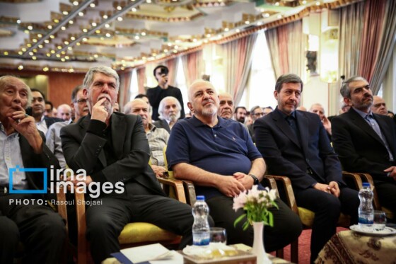 نشست وزیر فرهنگ و ارشاد اسلامی با هنرمندان، پیشکسوتان