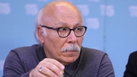 علیرضا داودنژاد «مار در آستین» را میسازد