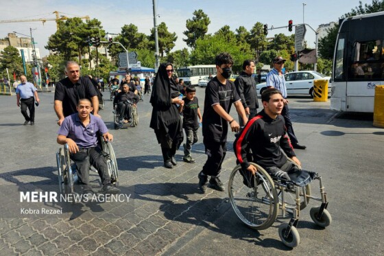 تشرف کاروان عزاداری معلولان به حرم مطهر رضوی