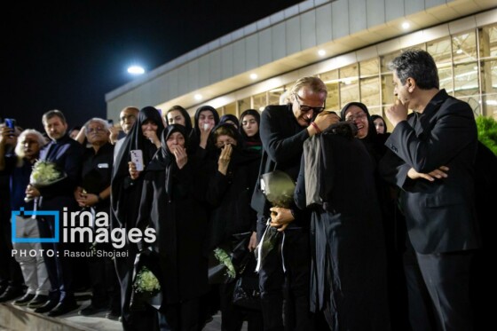 ورود پیکر استاد محمود فرشچیان به اصفهان