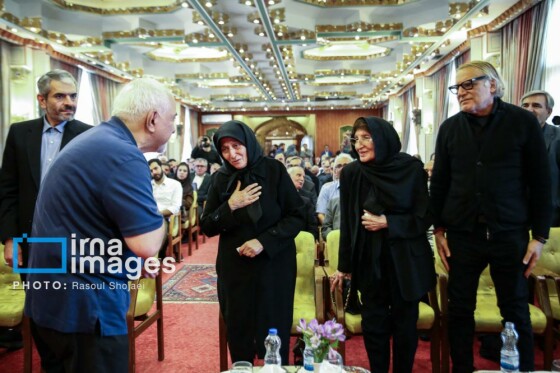 نشست وزیر فرهنگ و ارشاد اسلامی با هنرمندان، پیشکسوتان