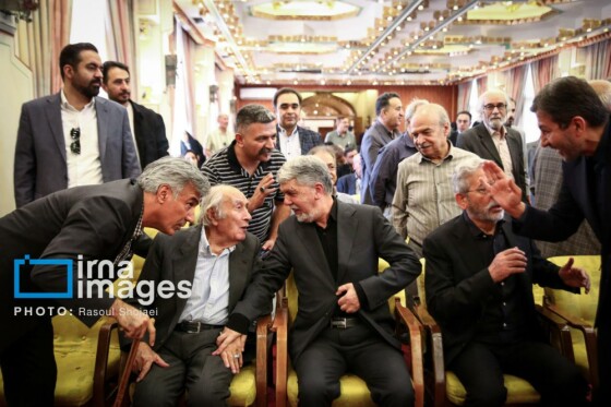 نشست وزیر فرهنگ و ارشاد اسلامی با هنرمندان، پیشکسوتان