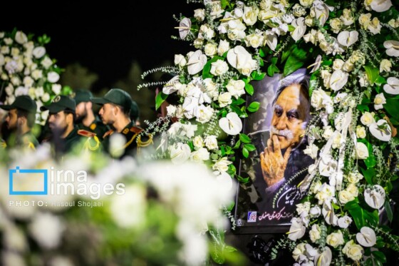 ورود پیکر استاد محمود فرشچیان به اصفهان