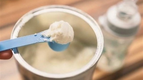 خوزستان نیازمند ۱۰۰ هزار قوطی شیرخشک بیشتر است