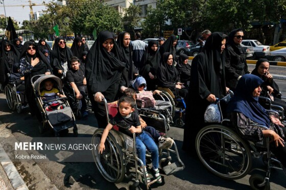 تشرف کاروان عزاداری معلولان به حرم مطهر رضوی