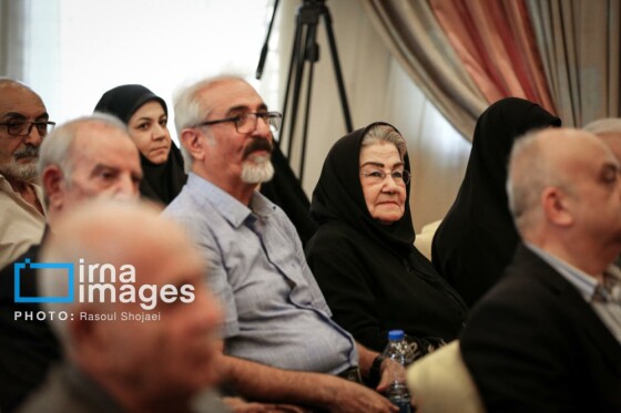 نشست وزیر فرهنگ و ارشاد اسلامی با هنرمندان، پیشکسوتان