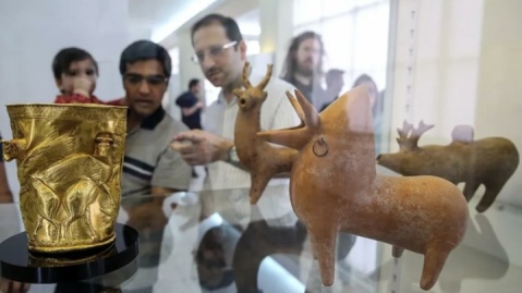 بازدید رایگان کارکنان دولت و نیروهای مسلح از موزه‌ها