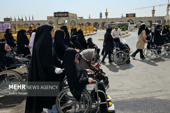 تشرف کاروان عزاداری معلولان به حرم مطهر رضوی
