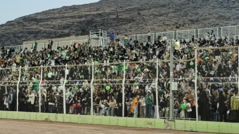 فیلم/نخستین حضور بانوان هوادار خیبر در ورزشگاه