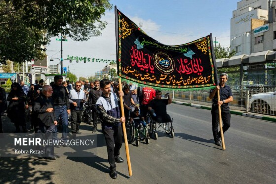 تشرف کاروان عزاداری معلولان به حرم مطهر رضوی