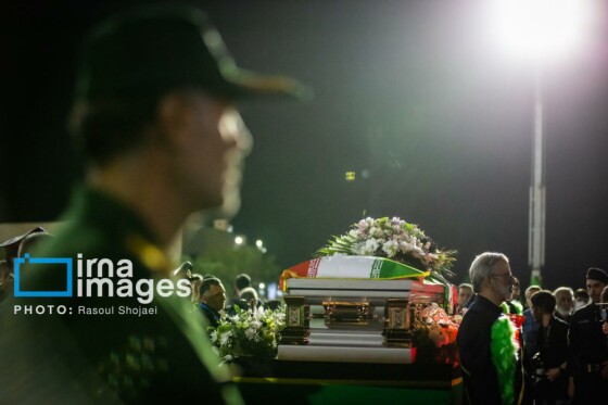 ورود پیکر استاد محمود فرشچیان به اصفهان