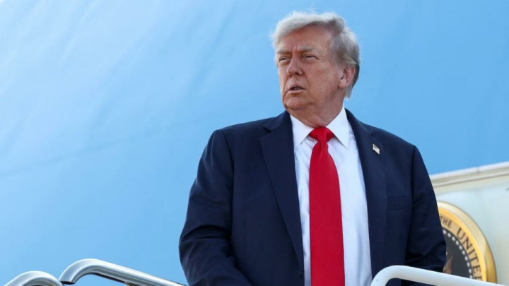 ترامپ زیر فشار افکار عمومی با محبوبیتی در سراشیبی سقوط