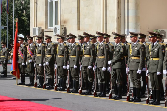 استقبال رسمی نخست وزیر ارمنستان از رئیس جمهور