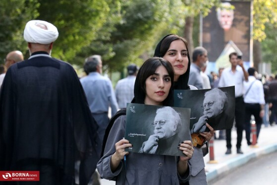 مراسم تشییع استاد محمود فرشچیان