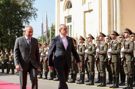 استقبال رسمی نخست وزیر ارمنستان از رئیس جمهور