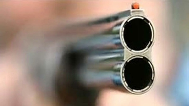 تیراندازی جوان ۲۱ ساله به راننده تاکسی و همسرش در لاهیجان