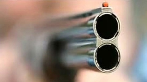 تیراندازی جوان ۲۱ ساله به راننده تاکسی و همسرش در لاهیجان