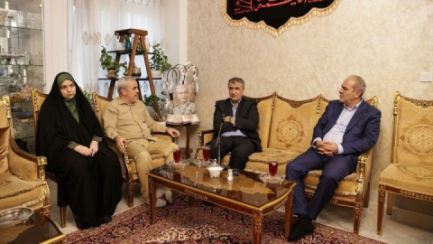 اسلامی با خانواده سرداران شهید جنگ تحمیلی رژیم صهیونیستی دیدار کرد