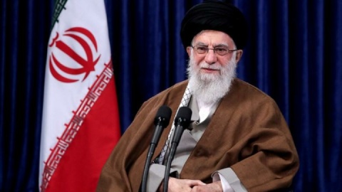 رهبر انقلاب درگذشت محمود فرشچیان را تسلیت گفت