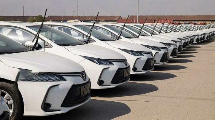 ایستادگی دولت بر کاهش تعرفه واردات خودرو