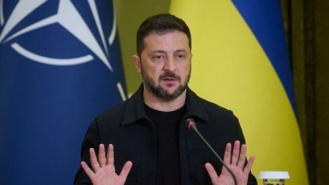 زلنسکی: اراضی‌مان را به اشغالگر هدیه نمی‌دهیم