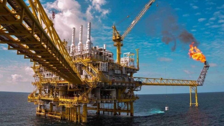 ثبت رکوردهای جدید تولید نفت و گاز در شرایط تحریم و جنگ