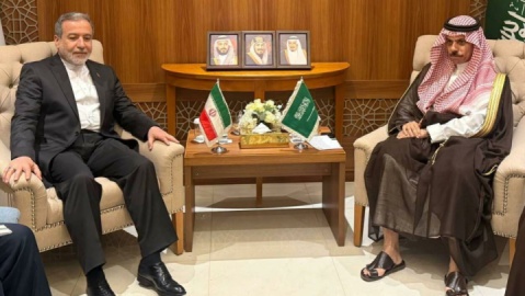تاکید وزرای خارجه ایران و عربستان بر توسعه همکاری در زمینه تقویت ثبات منطقه‌ای