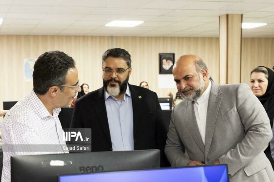 بازدید مدیرعامل صندوق هنر از روزنامه ایران