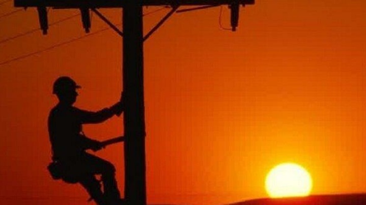 روزهای داغ و سخت شبکه برق ادامه دارد