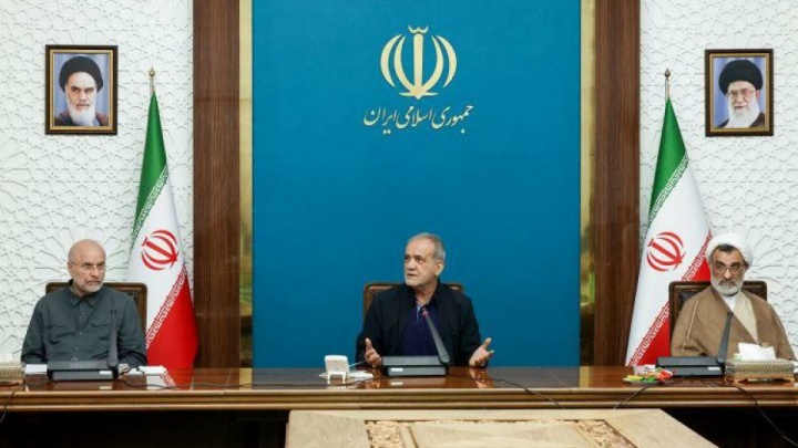 پزشکیان: الگوی مدیریت محله محور کلید حل مسایل امنیتی، اشتغال، آموزشی و فرهنگی است