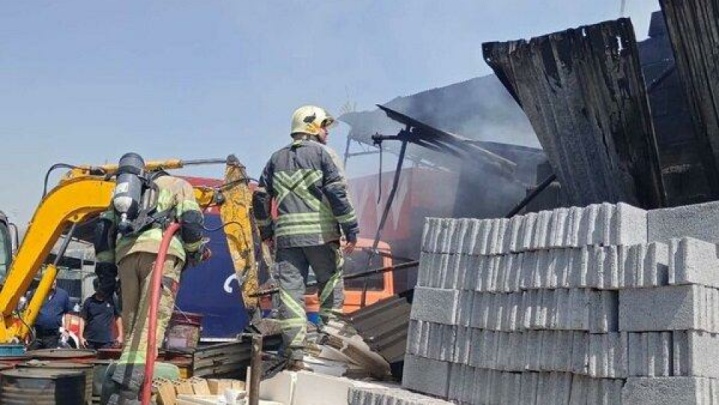 حریق انبار کالا در شرق تهران/ این حادثه تلفات جانی نداشت