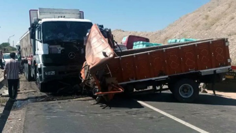 تصادف زنجیرهای در محور دانسفهان-سهراه تختی/ یک کشته و ۲ مصدوم