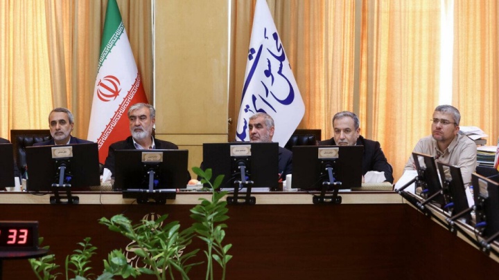 همکاری با آژانس در چارچوب قانون مجلس است