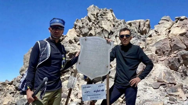 صعود از چهار جبهه به قله دماوند در ۱۶ ساعت