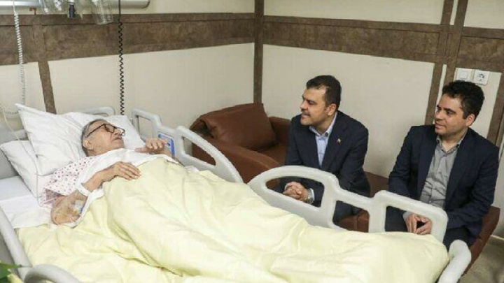 معاون علمی رئیس جمهور از چهره ماندگار فیزیک عیادت کرد