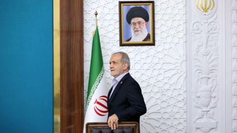 پزشکیان دنبال شکستن دیوار بی‌اعتمادی در داخل است