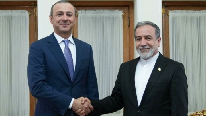 دیدار دبیر شورای امنیت ارمنستان با عراقچی