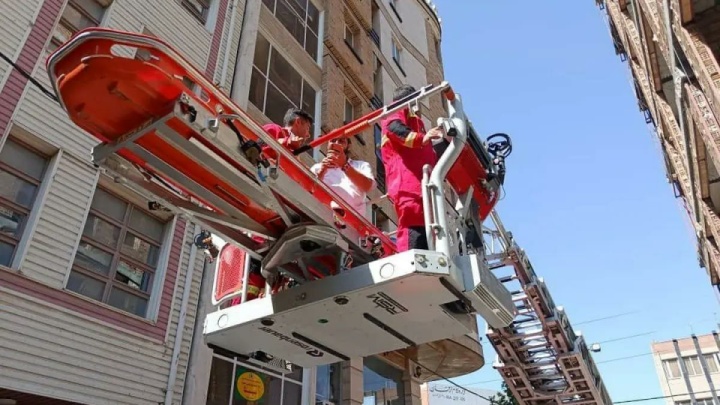 سقوط کارگر ساختمانی از مجتمع ۸ طبقه در ایلام