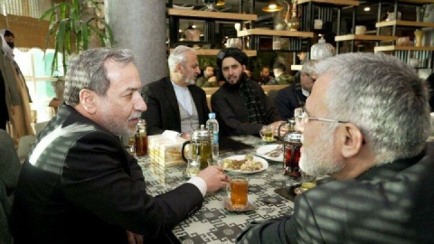 دلیل حضور عراقچی در رستوران و صرف غذای محلی در سفرهای منطقهای