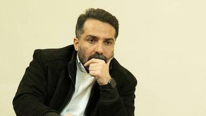 چراغ هنر در برج آزادی را روشن نگه داشتیم