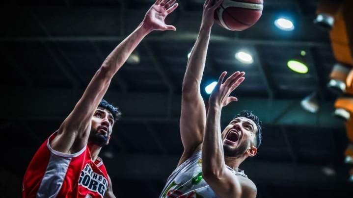 قهرمان غایب