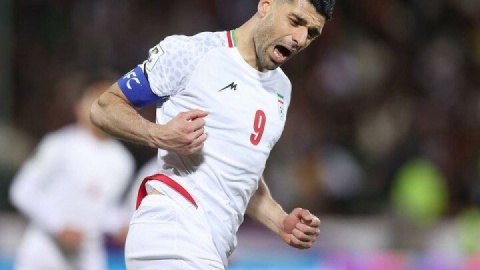 طارمی با اجازه قلعه‌نویی، راهی یونان می‌شود