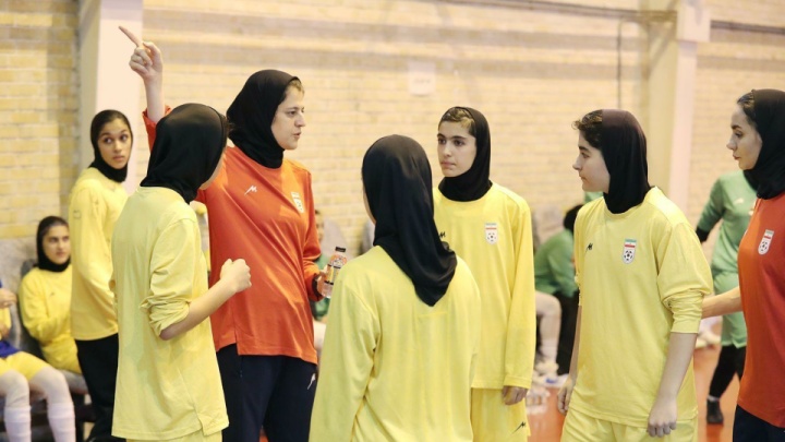 فوتسال نوجوانان دختر به خط شدند