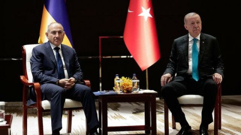 از اختلافات تاریخی تا گفتوگوی امروز؛ دیدار اردوغان و پاشینیان در حاشیه اجلاس شانگهای