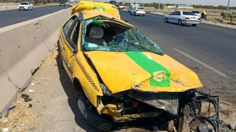 یک کشته و ۲ مصدوم در حادثه واژگونی تاکسی در محور تاکستان-قزوین