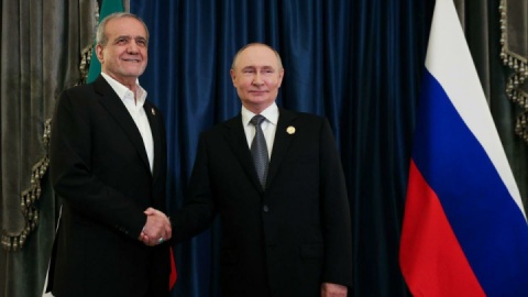 پوتین و پزشکیان با یکدیگر دیدار کردند