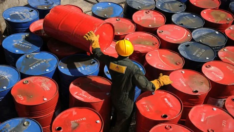 قیمت نفت در واکنش به تصمیم اوپک پلاس افزایش یافت