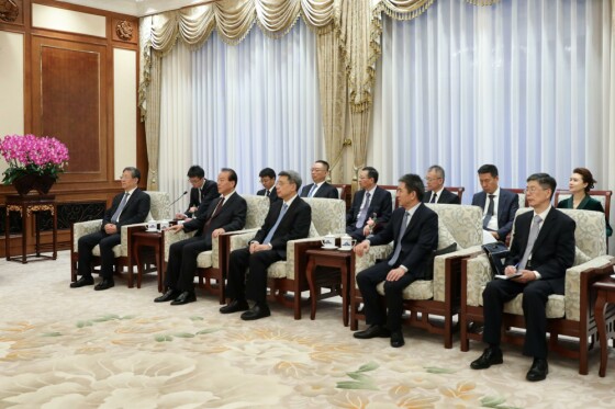 دیدار با عضو کمیته دائمی دفتر سیاسی کنگره ملی خلق چین